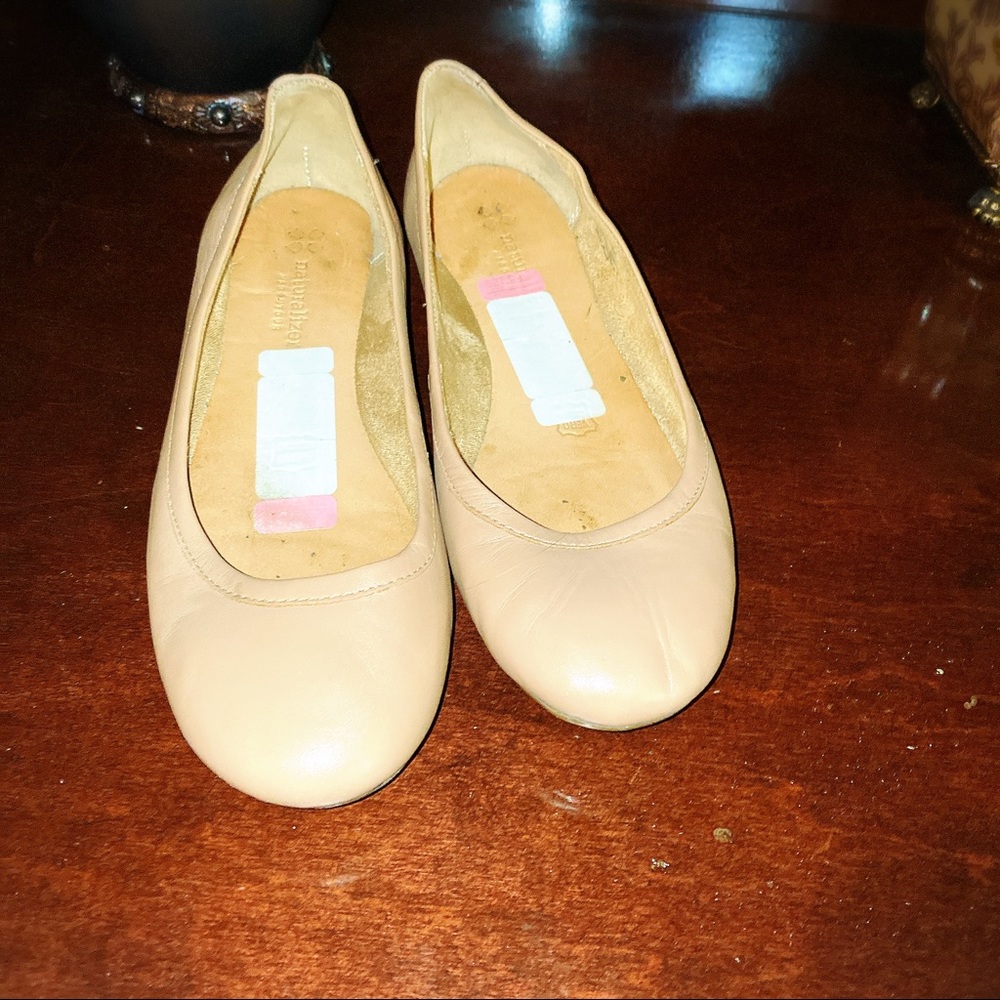 Flat loafer shoes